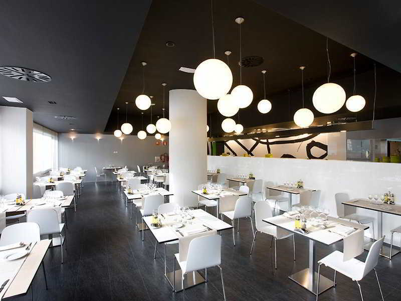 Hotel Zentral Castellana Norte Madrid Exteriör bild
